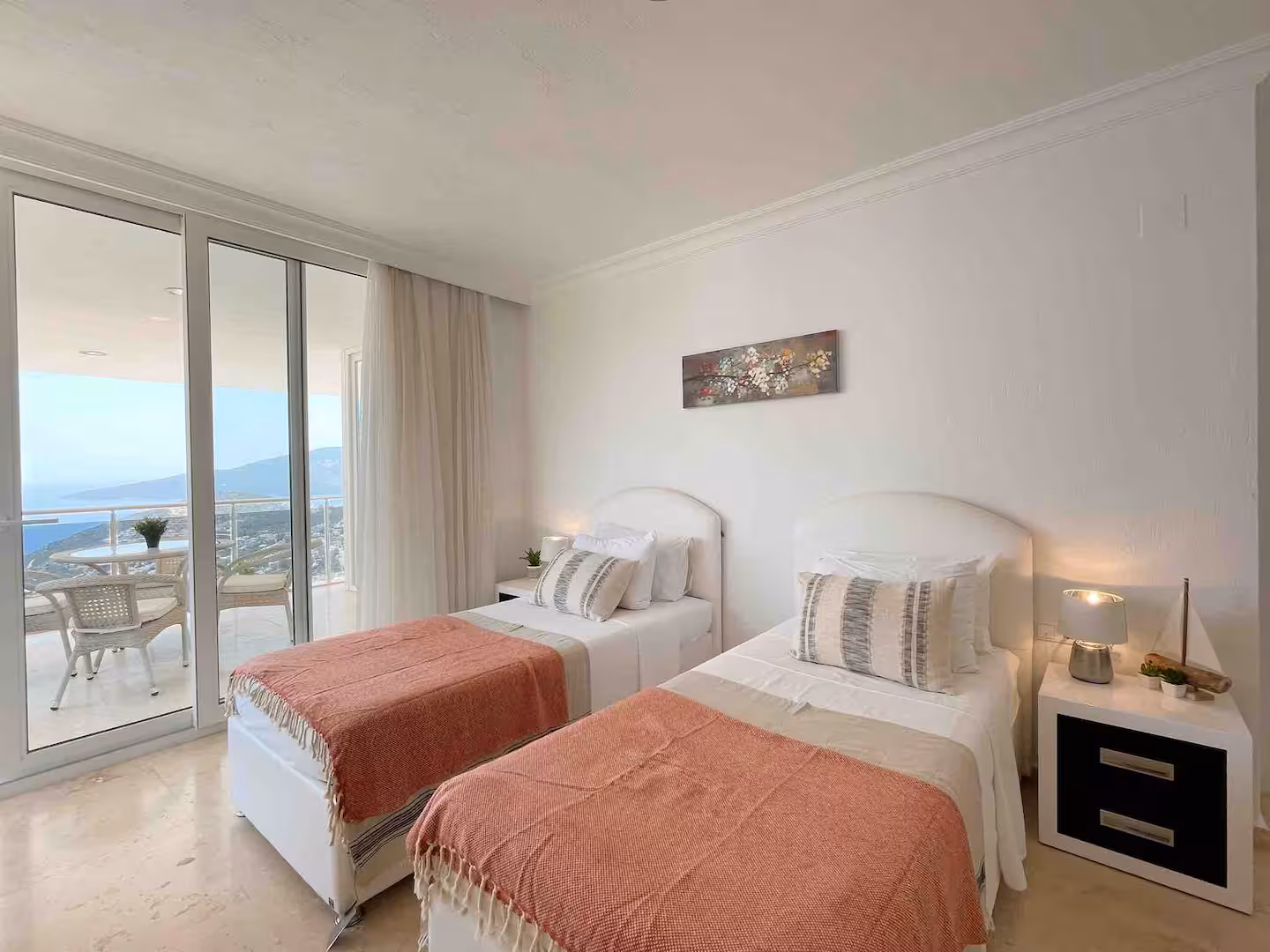 Twin bedroom