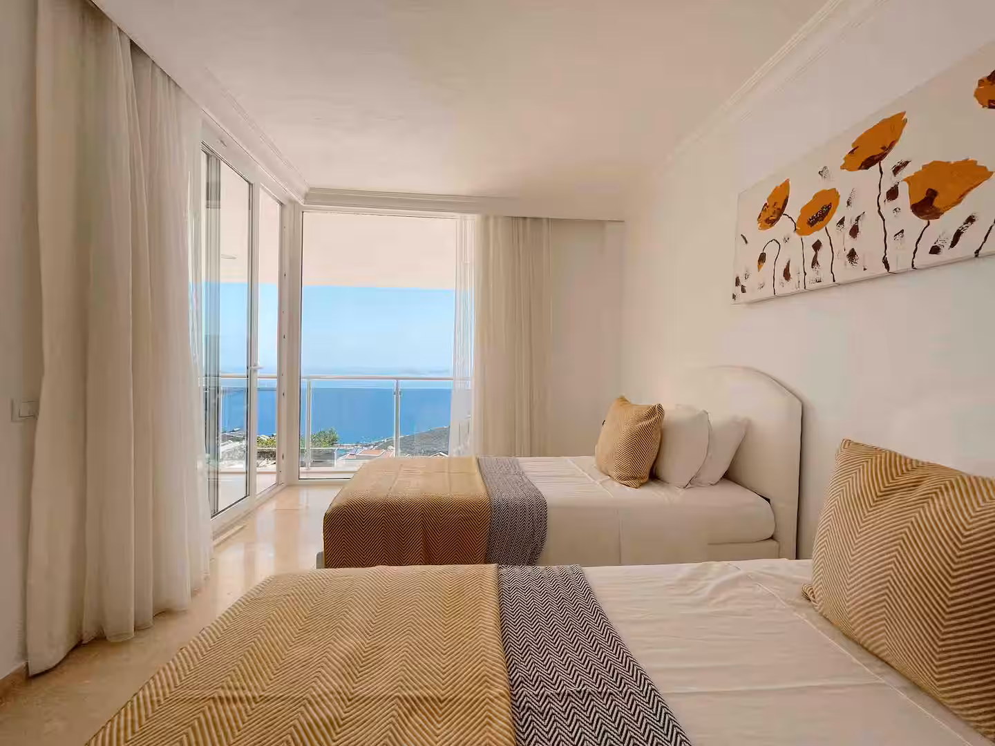 Twin bedroom