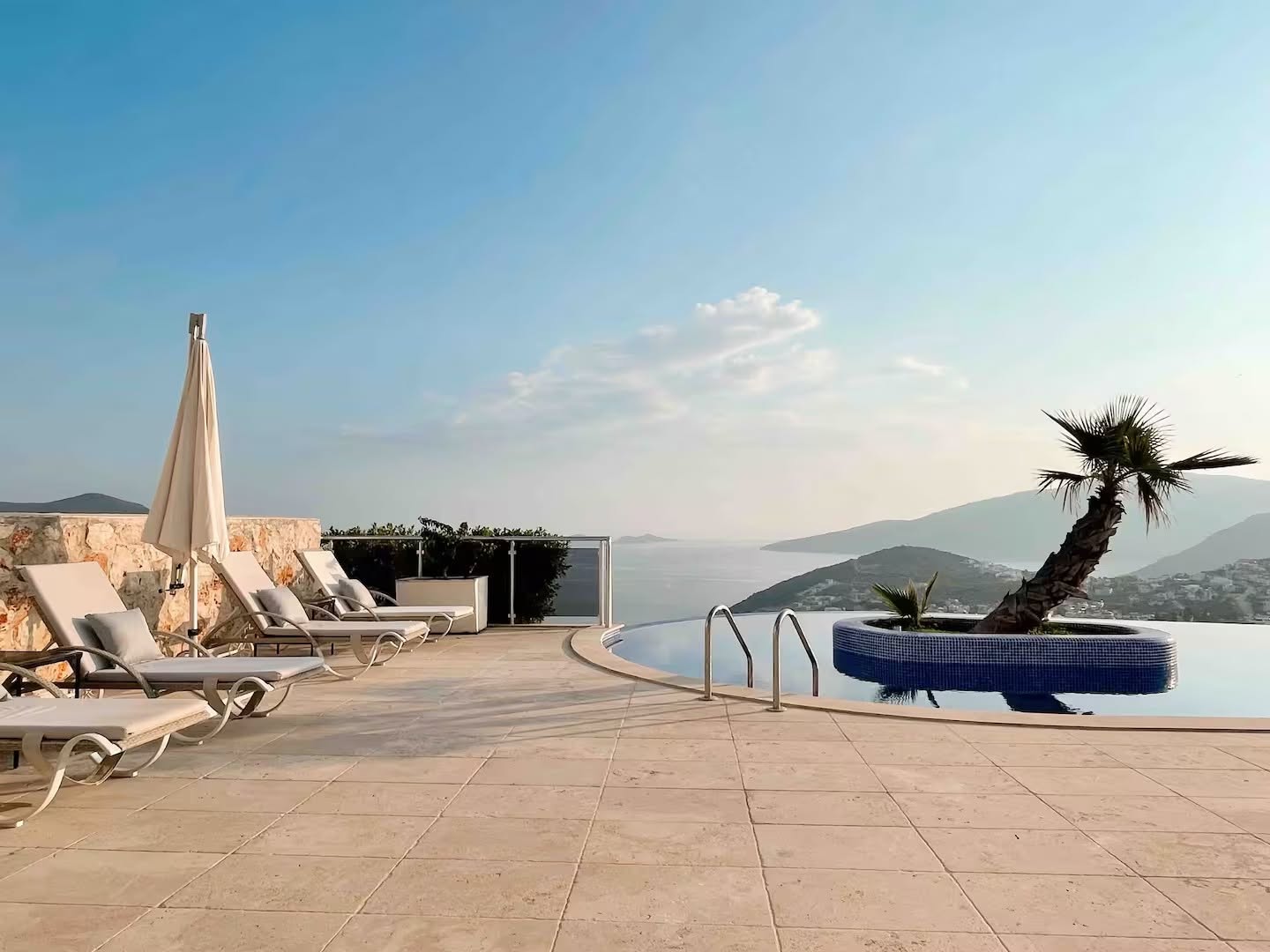 Villa Palm pool deck